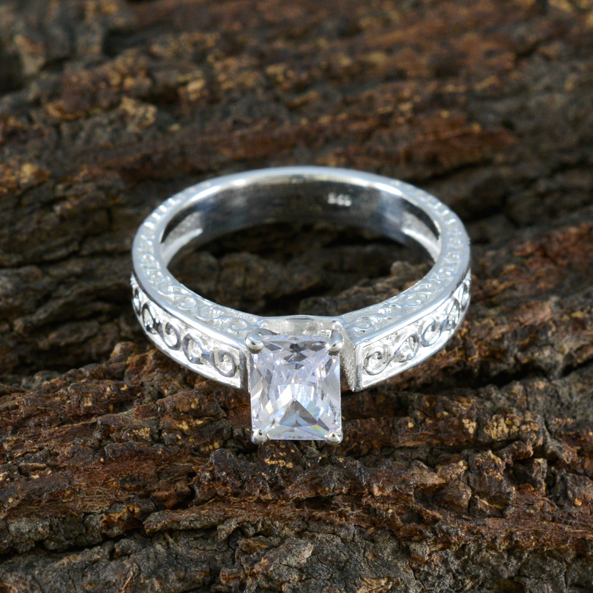 Cubic zirconia CZ Solitaire Moroccan 925 Sterling Silver White Gemstone Eye catching Modern Ring Jewellery