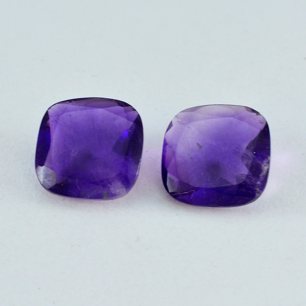 Amethyst 1PC Chunky 15x15 MM Cushion Faceted Purple Superior Semi Precious Gems Imagen principal del producto