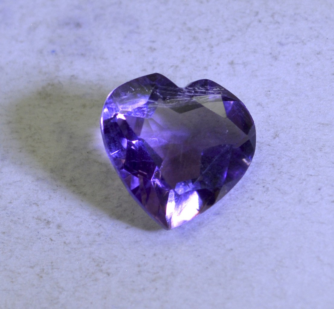 Amethyst 1PC Chunky 15x15 MM Heart Faceted Purple Superior Semi Precious Gems Image secondaire du produit