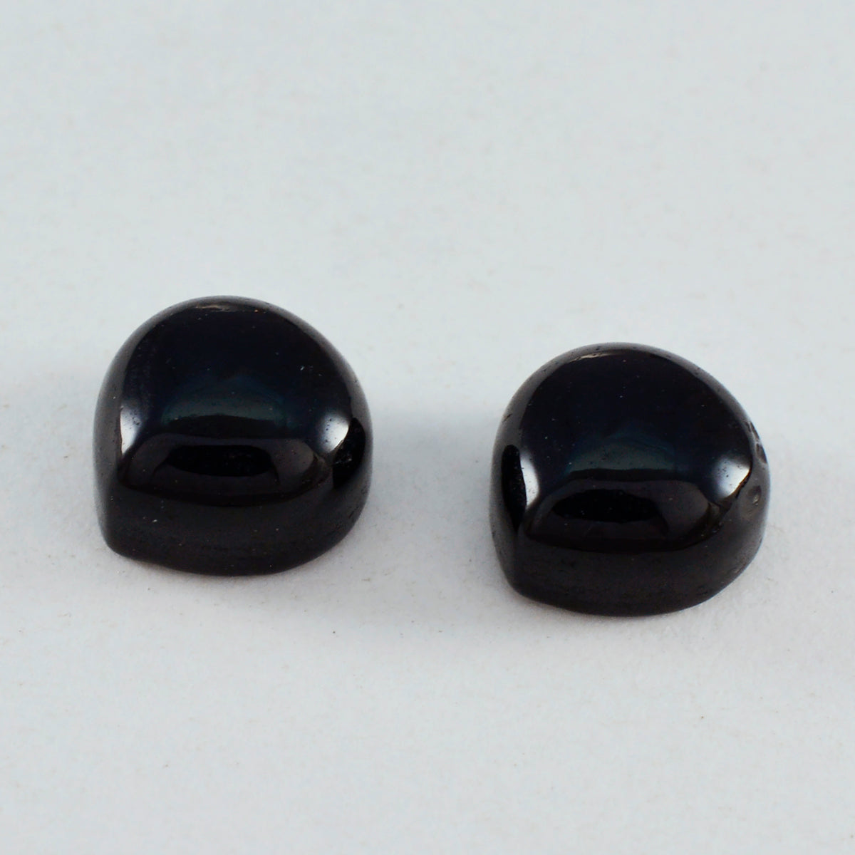 Schwarzer Onyx, 1 Stück, groß, 11 x 11 mm, Herz-Cabochon, schwarz, glänzend, Halbedelsteine Hauptbild