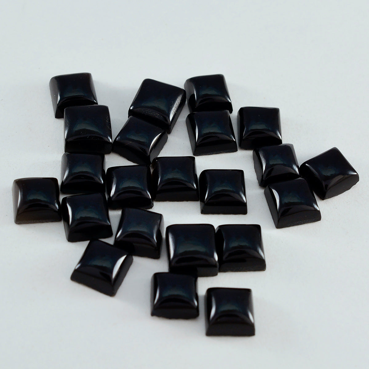 Schwarzer Onyx, 10 Stück, winzige 5 x 5 mm, quadratischer Cabochon, schwarz glänzende Halbedelsteine Hauptbild
