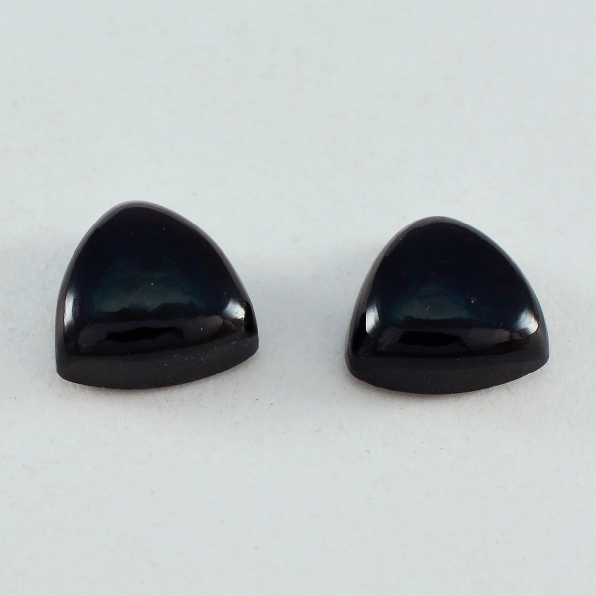 Black Onyx 1PC Medium 9x9 MM Triangle Cabochon Black Brilliant semi Precious Loose Gemstones Image principale du produit