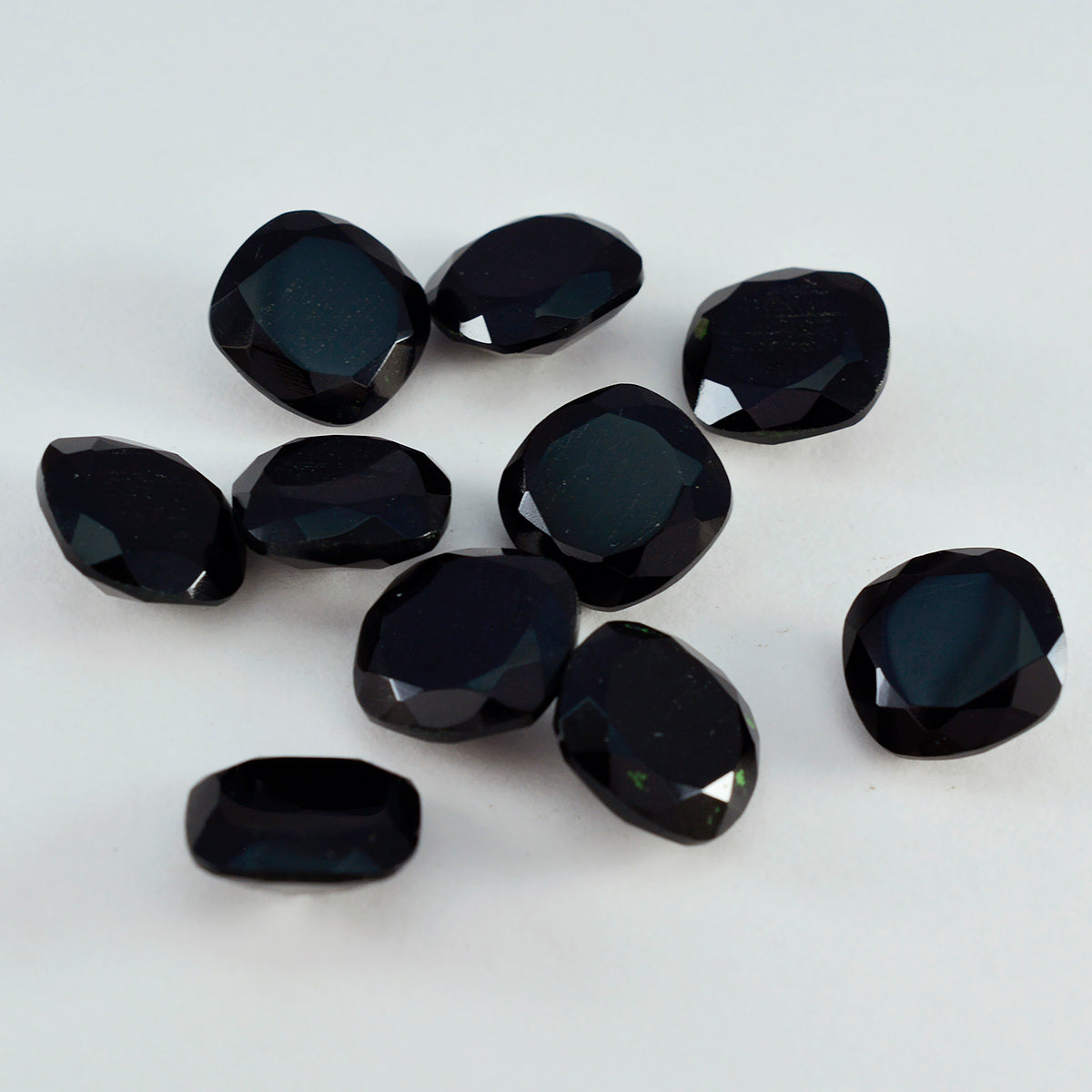 Black Onyx 1PC Small 7x7 MM Cushion Faceted Black Splendid Semi Precious Loose Gemstone Huvudsaklig produktbild