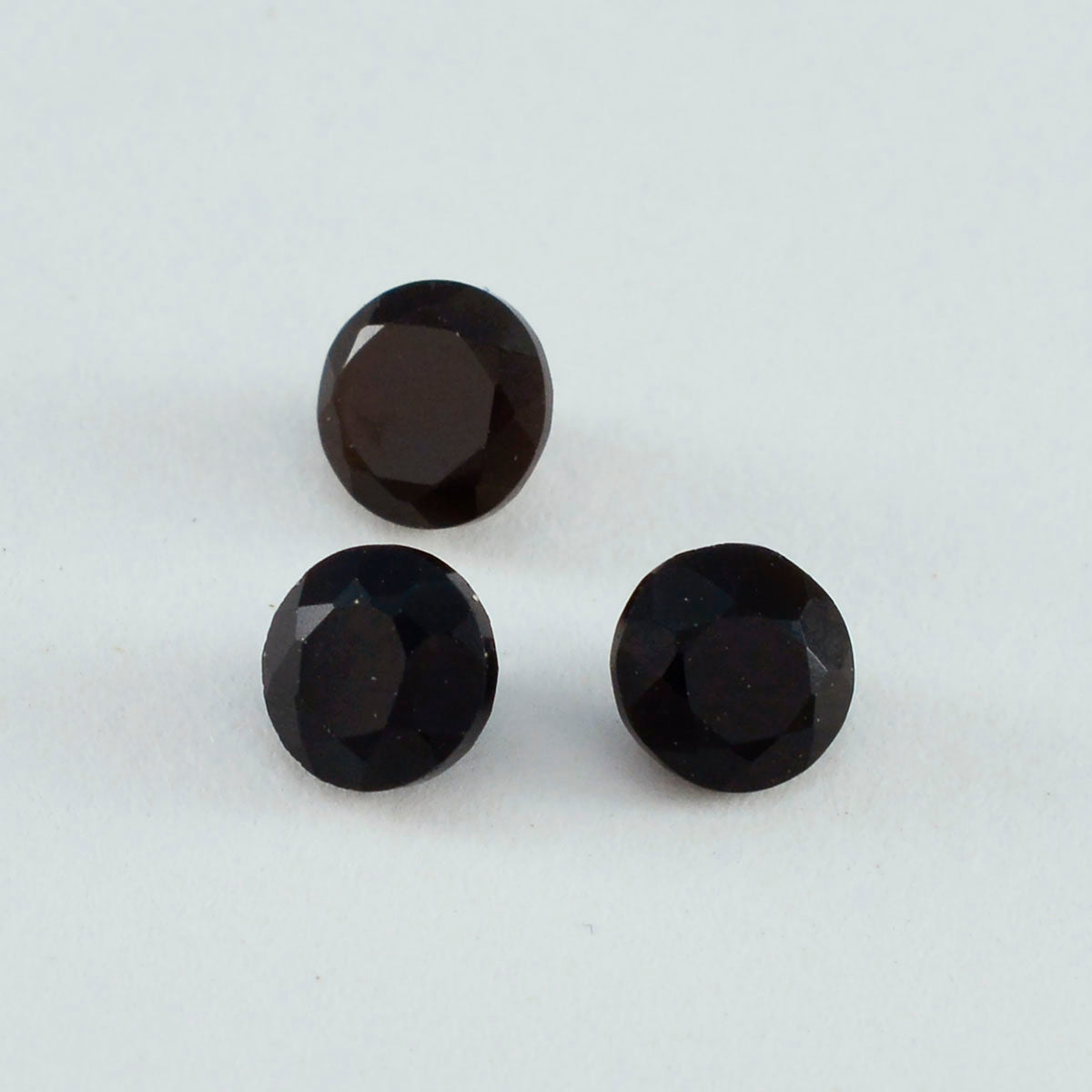 Black Onyx 1PC Small 7x7 MM Round Faceted Black Splendid Semi Precious Loose Gemstone Huvudsaklig produktbild