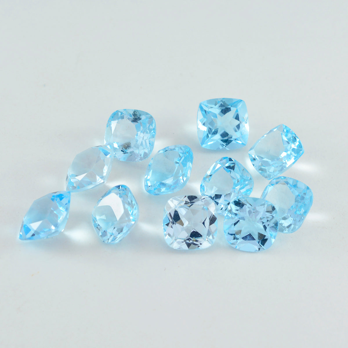 Sky Blue Topaz 1PC Tiny 5x5 MM Cushion Faceted Blue Sparkling Semi Precious Gems Secundaire afbeelding