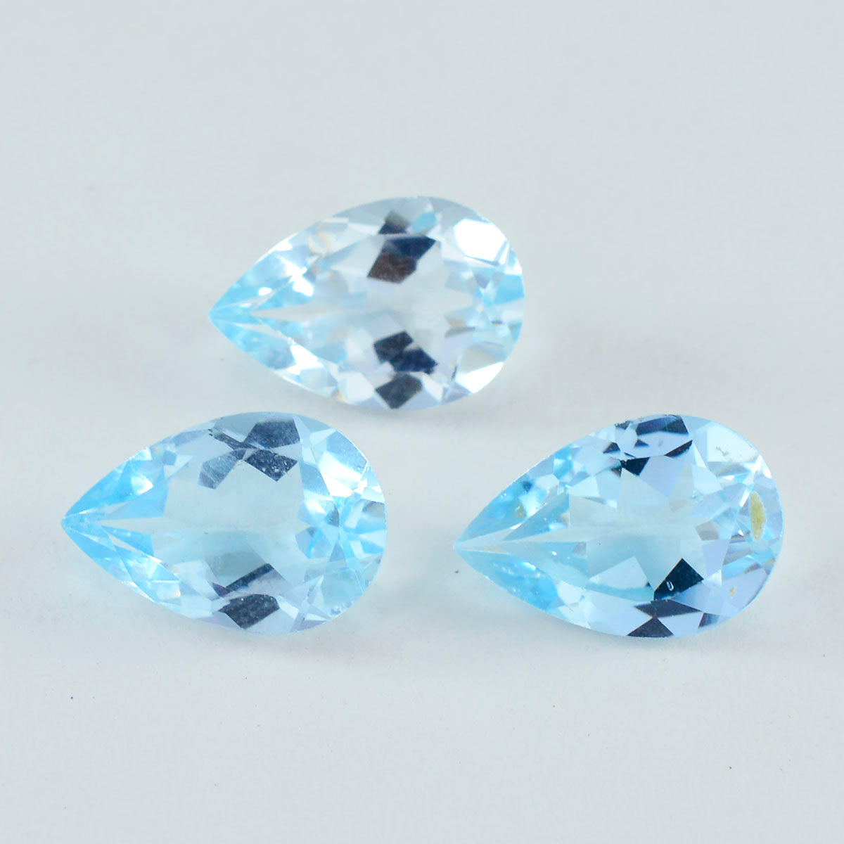 Sky Blue Topaz 1PC Medium 7x10 MM Pear Faceted Blue Luster Semi Precious Loose Gems Huvudsaklig produktbild