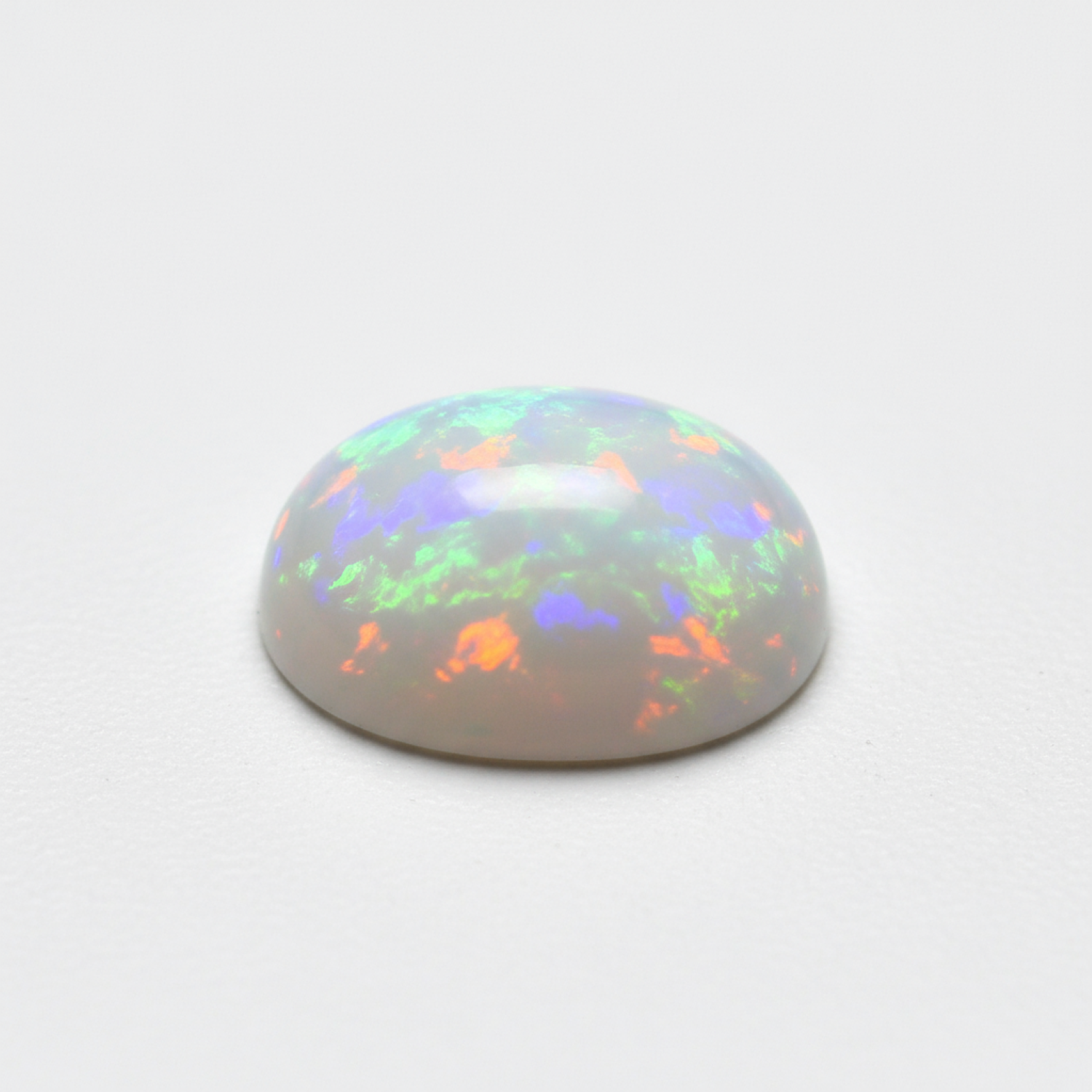 Created Opal 1PC Small 6x8 MM Oval Cabochon White Genuine semi Precious Precious Gemstone Immagine principale del prodotto