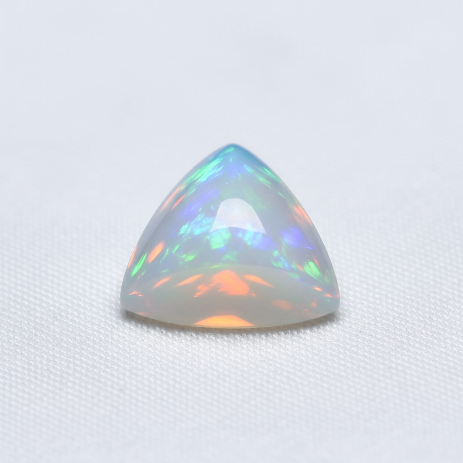Created Opal 10PC Tiny 5x5 MM Triangle Cabochon White Sparkling semi Precious Gems Immagine principale del prodotto