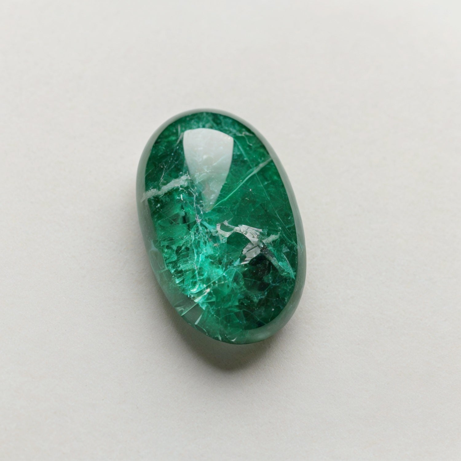 Emerald 1PC Small 6x9 MM Oval Cabochon Green Lustrous Precious Semi Precious Gemstone Huvudsaklig produktbild