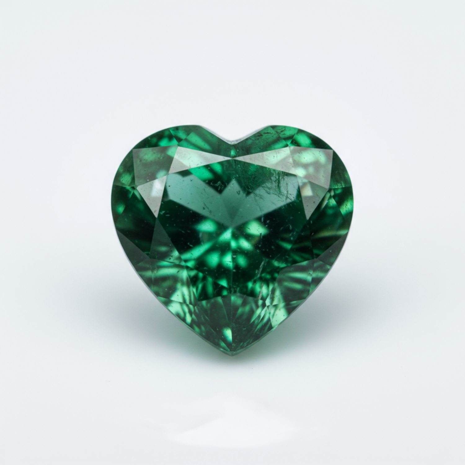 Emerald 10PC Tiny 4x4 MM Heart Faceted Green Brilliant Precious Loose Gems Image principale du produit