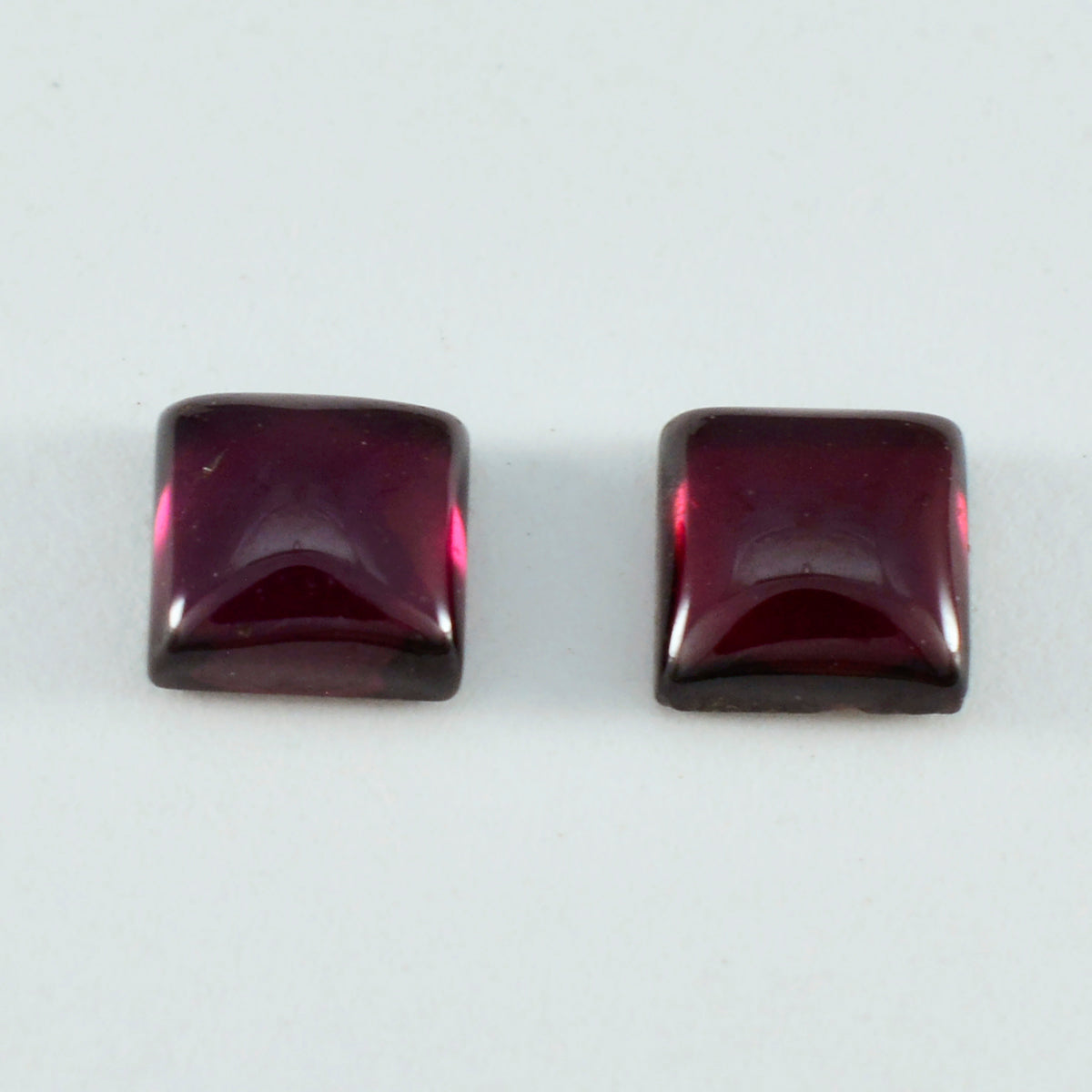 Garnet 1PC Medium 9x9 MM Square Cabochon Red Lustrous semi Precious Semi Precious Gemstone Immagine principale del prodotto