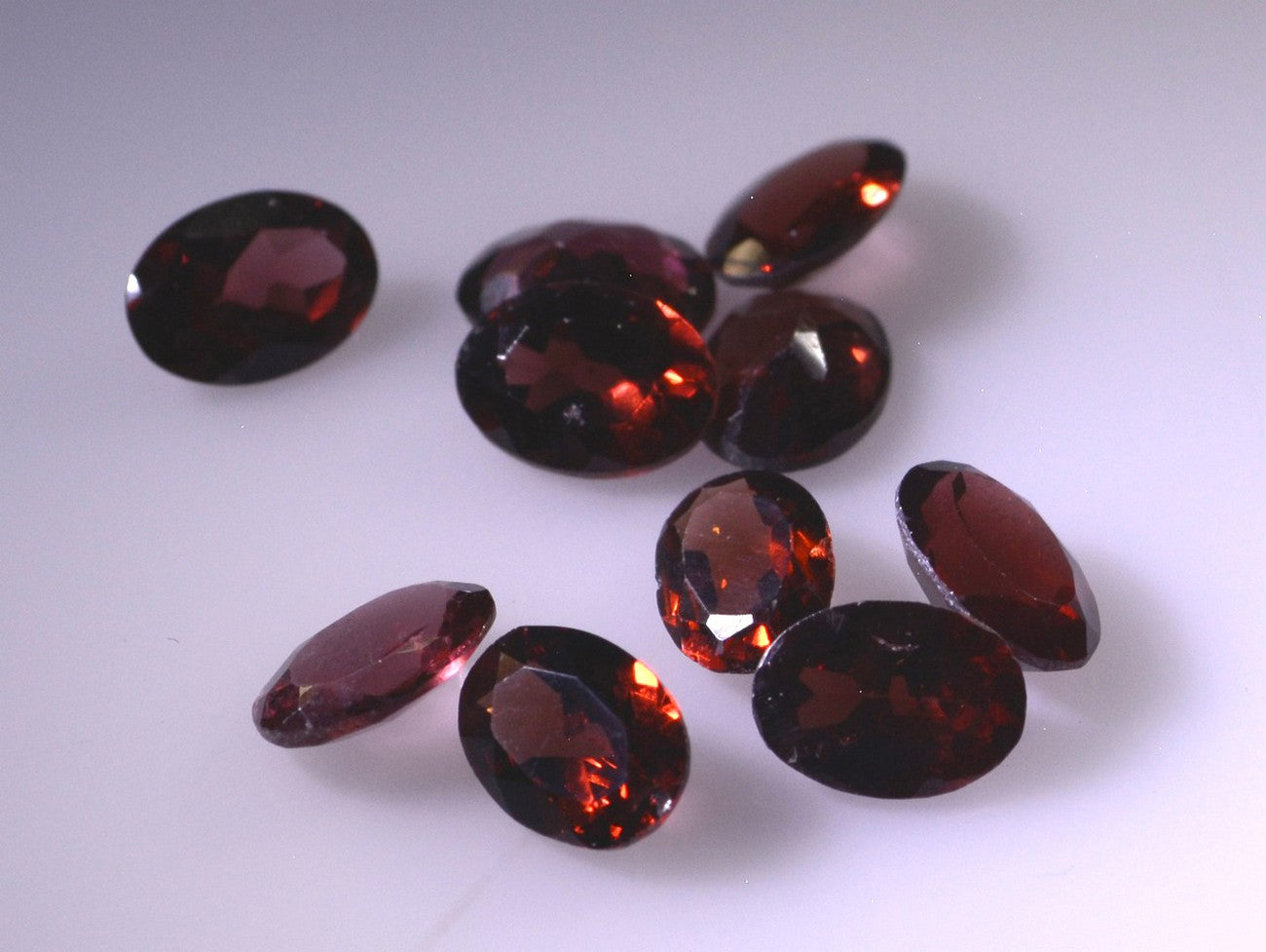 Garnet 1PC Large 10x14 MM Oval Faceted Red Natural Semi Precious Loose Gemstone Immagine principale del prodotto