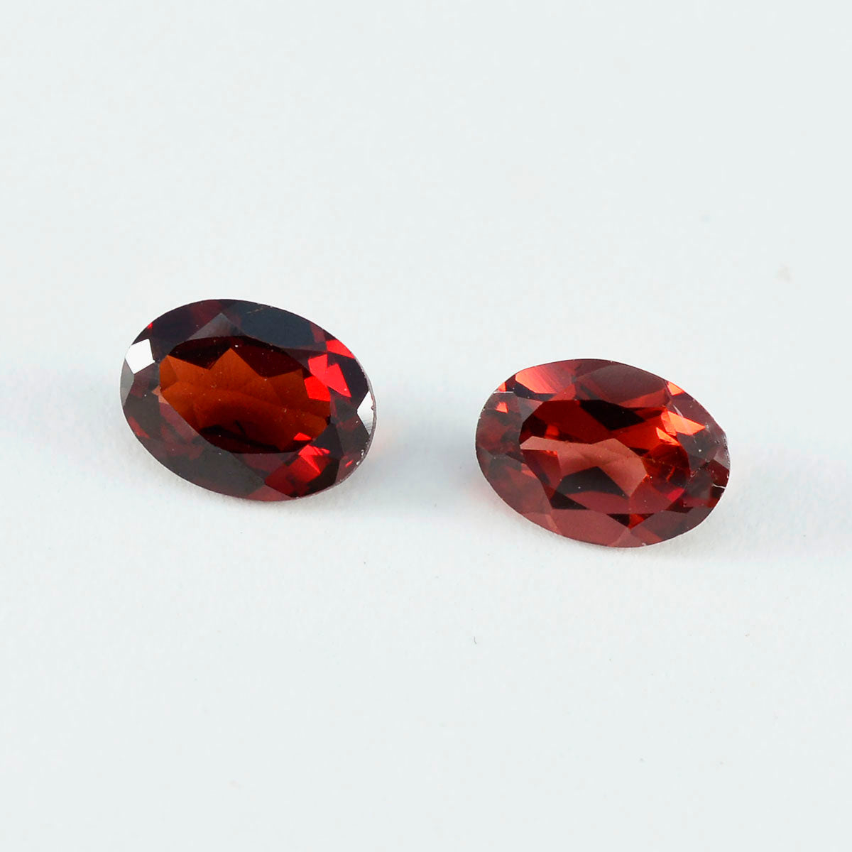 Garnet 1PC Small 7x9 MM Oval Faceted Red Splendid Semi Precious Gems