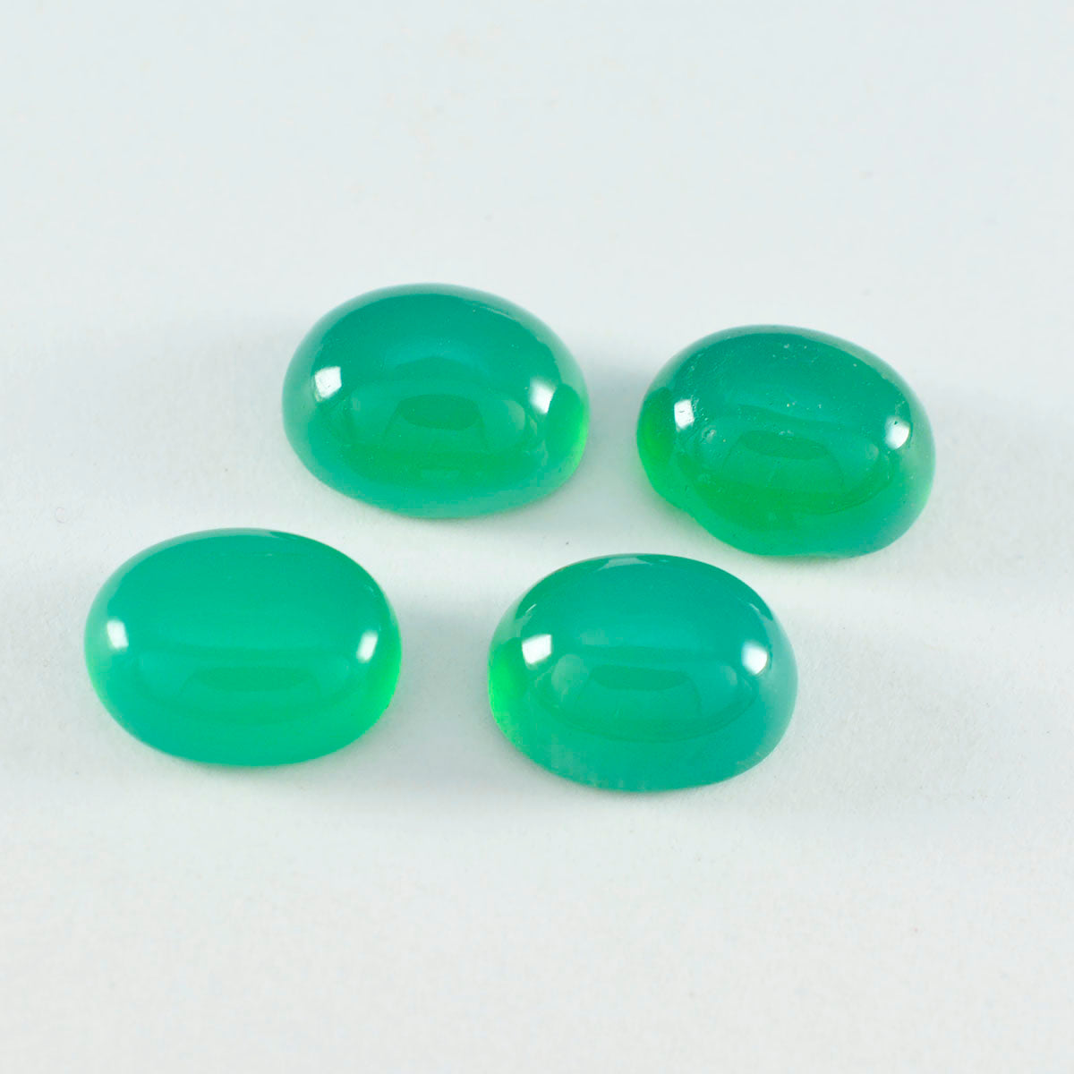 Green Onyx 1PC Medium 7x10 MM Oval Cabochon Green Sparkling semi Precious Loose Gemstone Immagine principale del prodotto