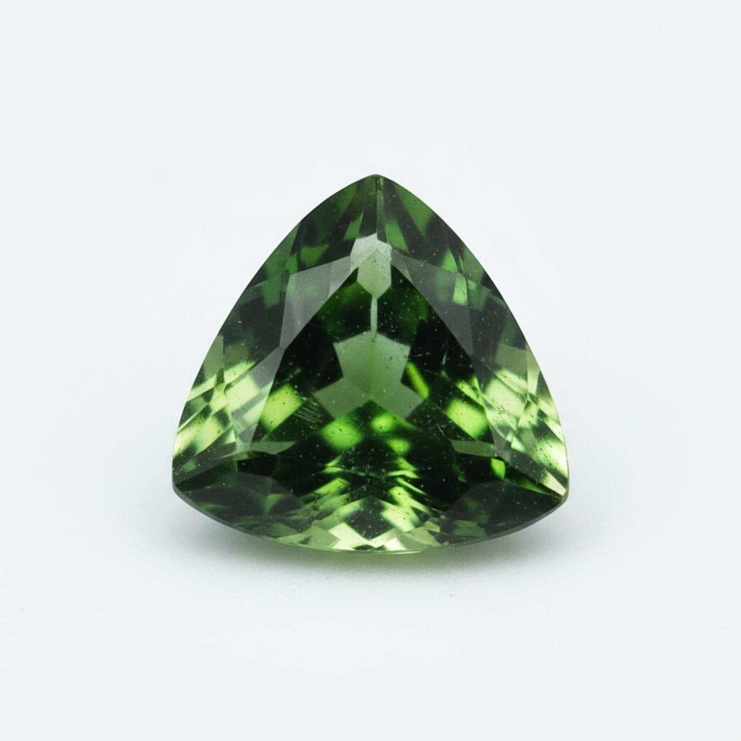 Grüner Turmalin, 1 Stück, winzig, 5 x 5 mm, dreieckig, facettiert, grün, funkelnd, halbedel, loser Edelstein Hauptbild