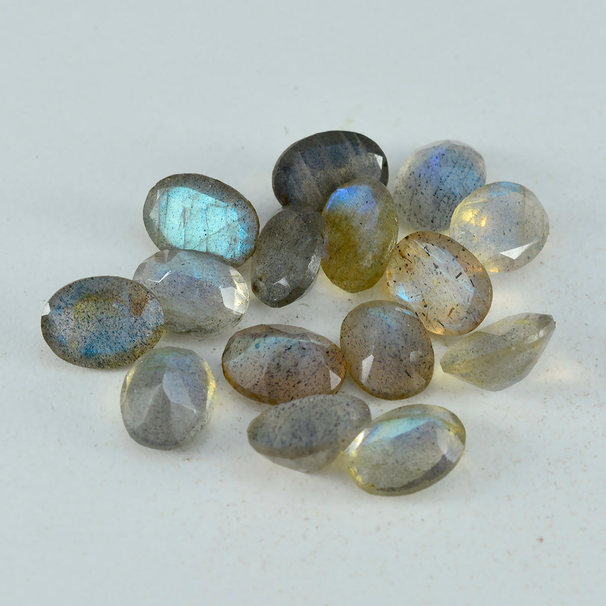 Labradorite 1PC Medium 8x10 MM Oval Faceted Gray Superior Semi Precious Gems Huvudsaklig produktbild