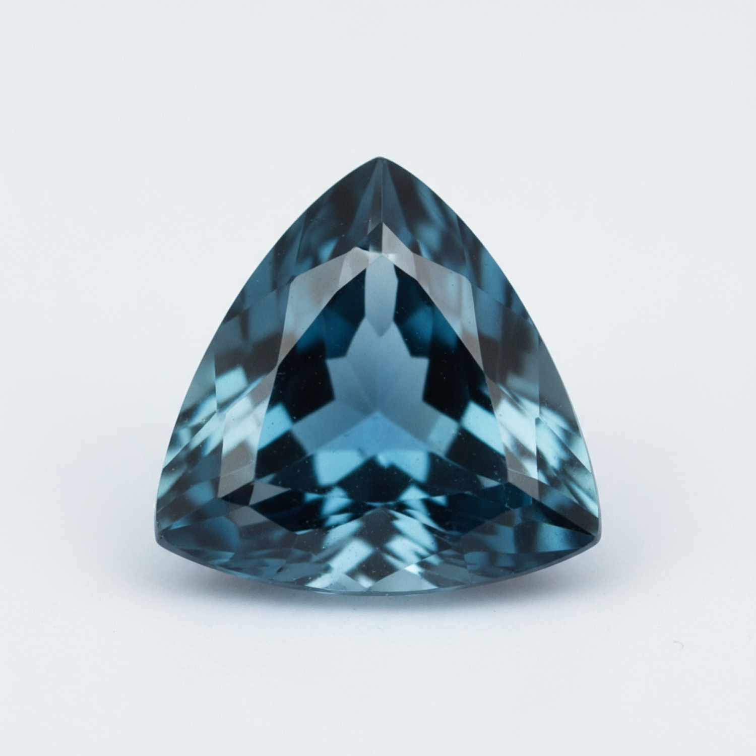 London Blue topaz 1PC Chunky 15x15 MM Triangle Faceted Blue Superior Semi Precious Loose Gemstone Второстепенное изображение товара