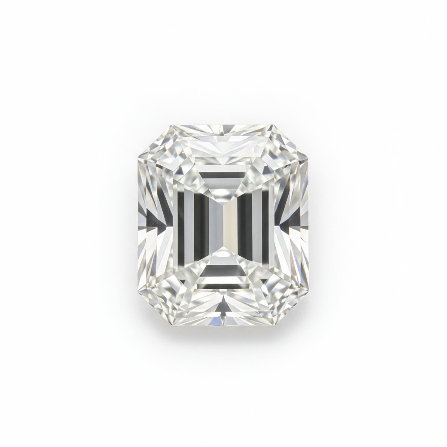 Lab Grown Diamond 1PC Tiny 4x6 MM Emerald Faceted White Splendid Man Made Loose Gemstone