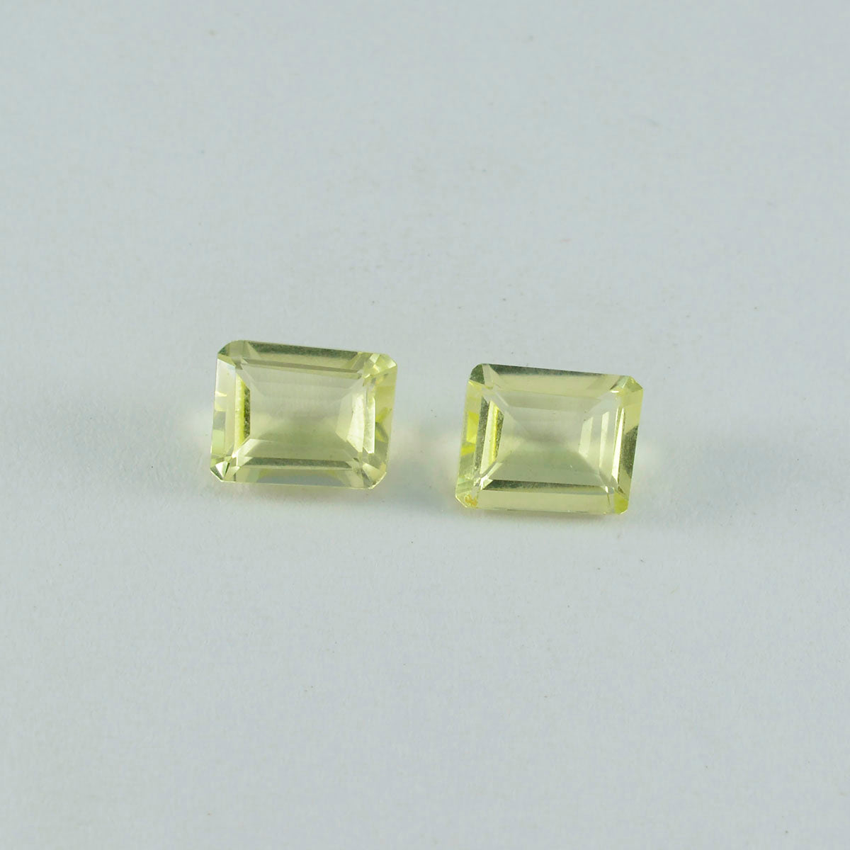 Lemon Quartz 10PC Tiny 4x6 MM Emerald Faceted Yellow Pure Semi Precious Loose Gems Immagine principale del prodotto