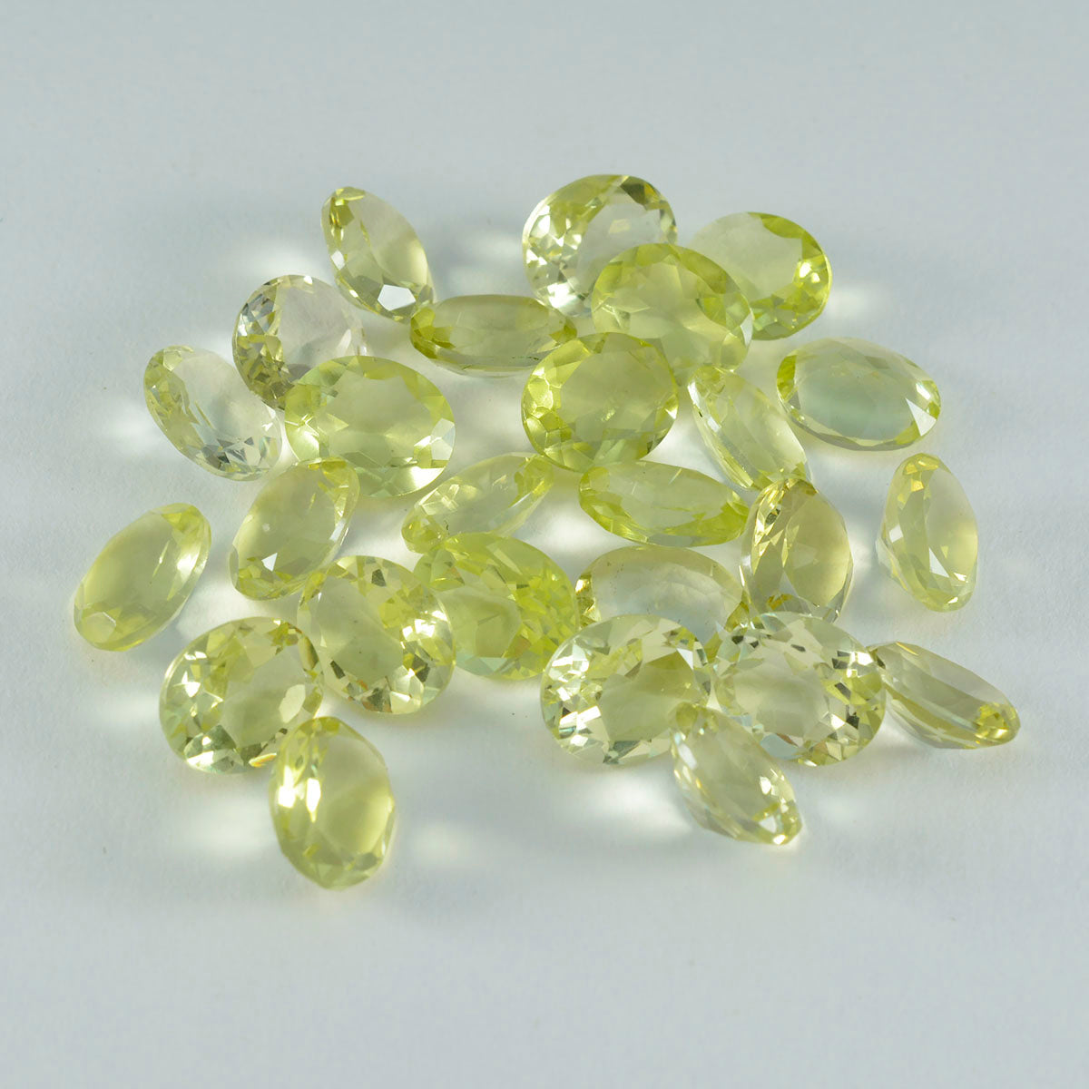 Lemon Quartz 1PC Small 6x8 MM Oval Faceted Yellow High Quality Semi Precious Loose Gemstones メイン画像
