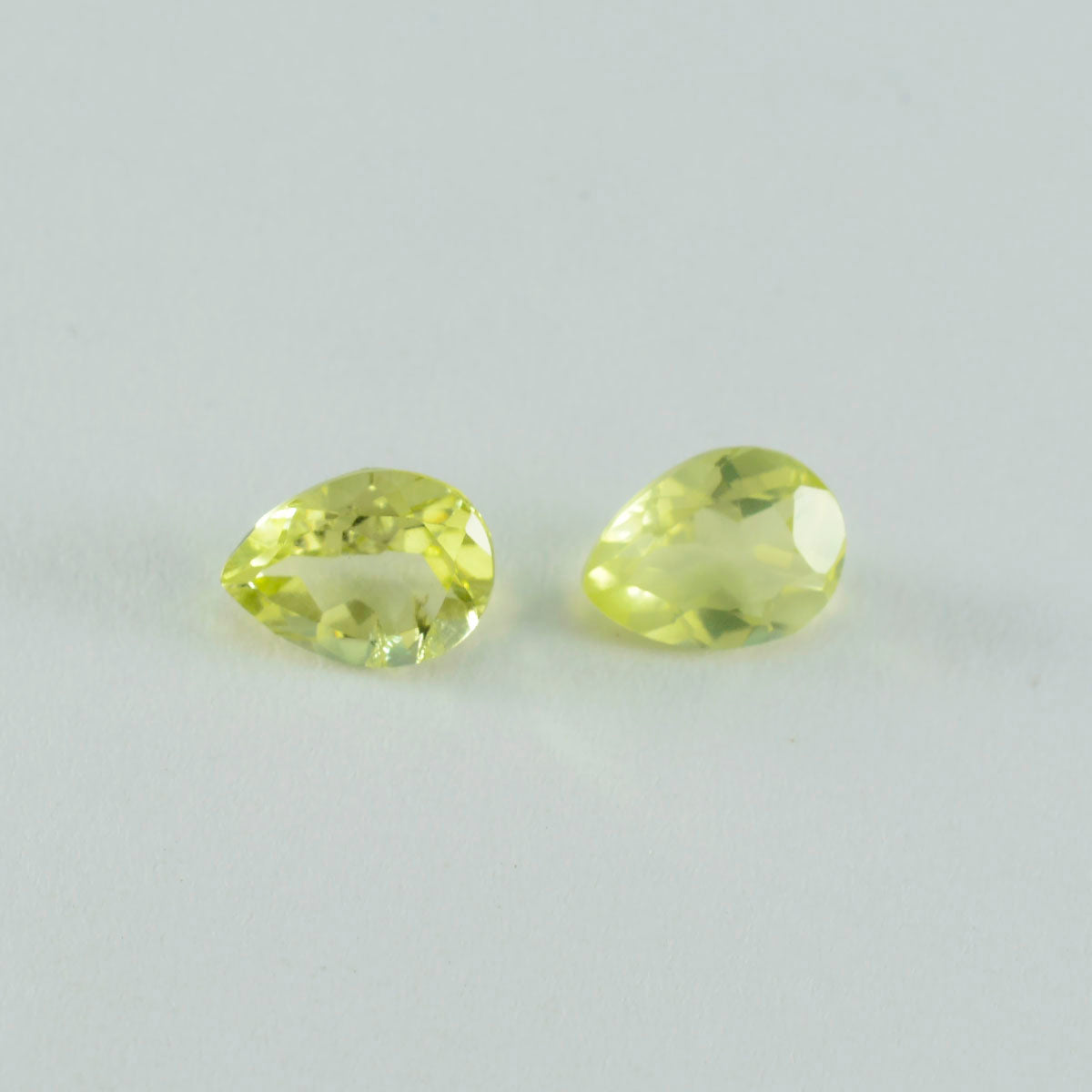 Lemon Quartz 1PC Medium 7x10 MM Pear Faceted Yellow Fine Semi Precious Gems Image principale du produit