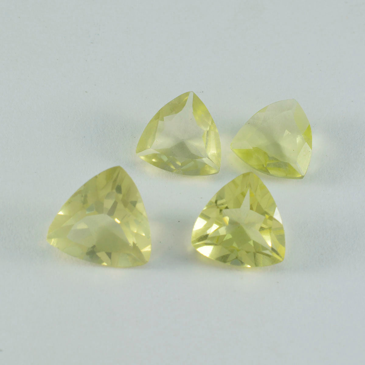 Lemon Quartz 10PC Tiny 3x3 MM Triangle Faceted Yellow Fiery Semi Precious Gems Huvudsaklig produktbild
