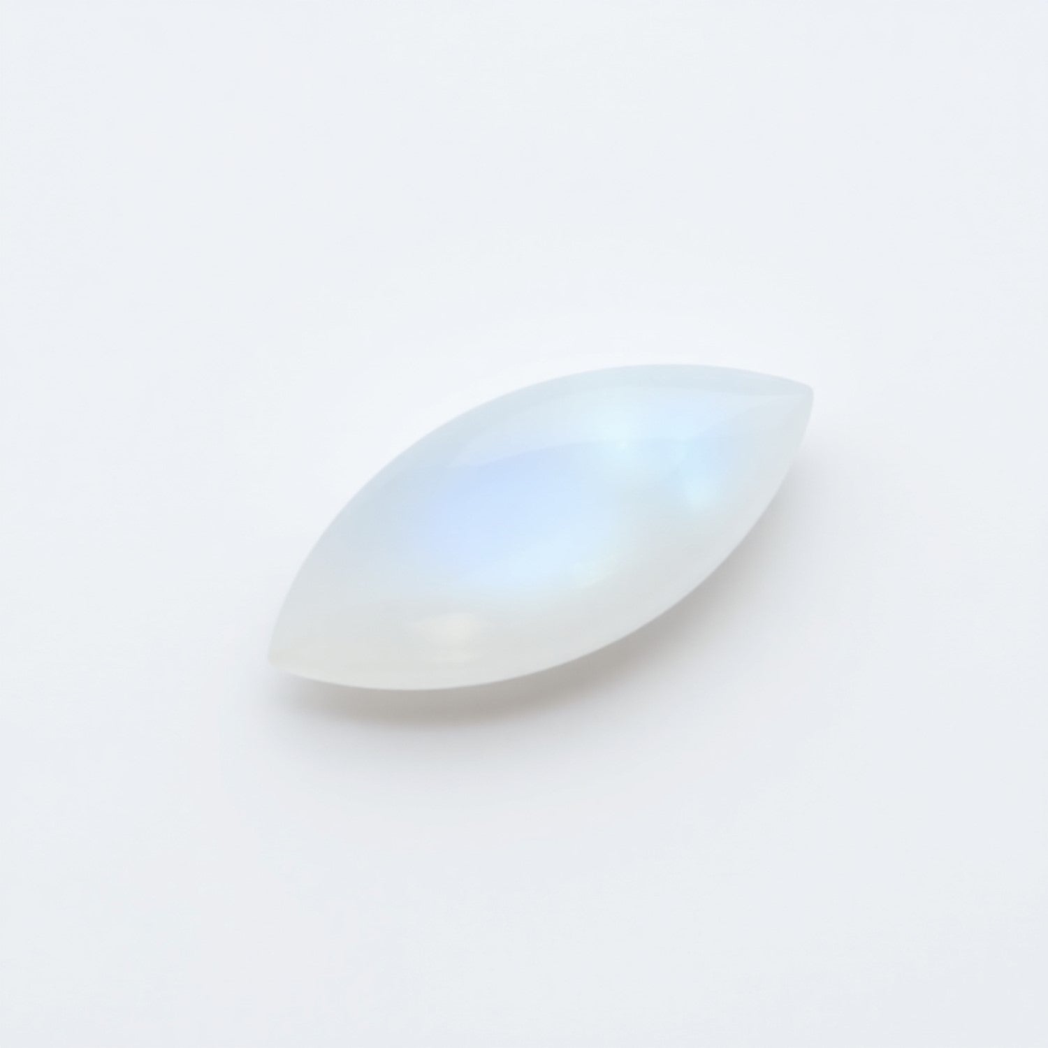 Moonstone 1PC Small 6x12 MM Marquise  Cabochon White Lustrous semi Precious Semi Precious Gemstone Image principale du produit