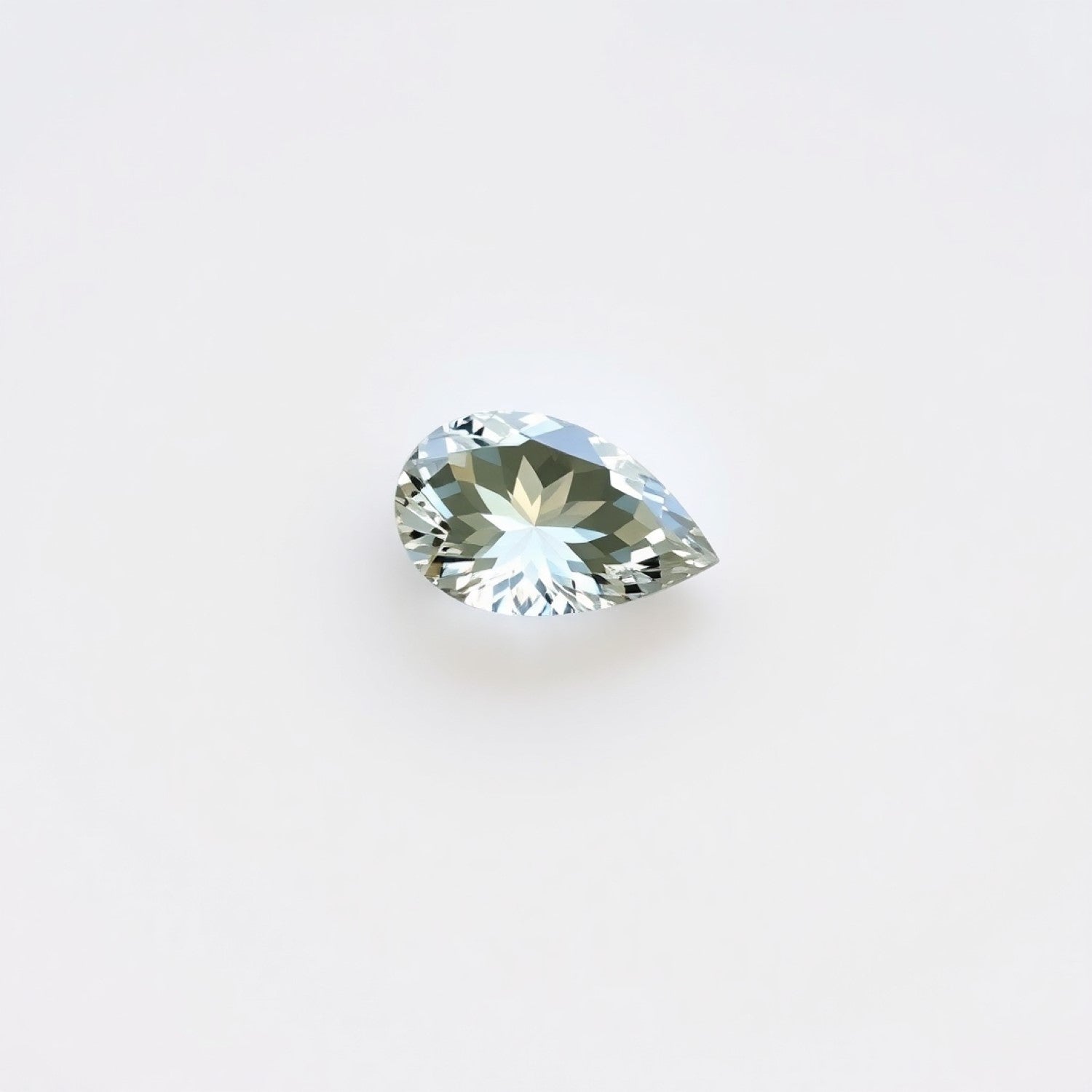 Moissanit 1PC Klein 6x9 MM Birne Facettiert Weiß Hochwertige Künstliche Lose Edelsteine Hauptbild