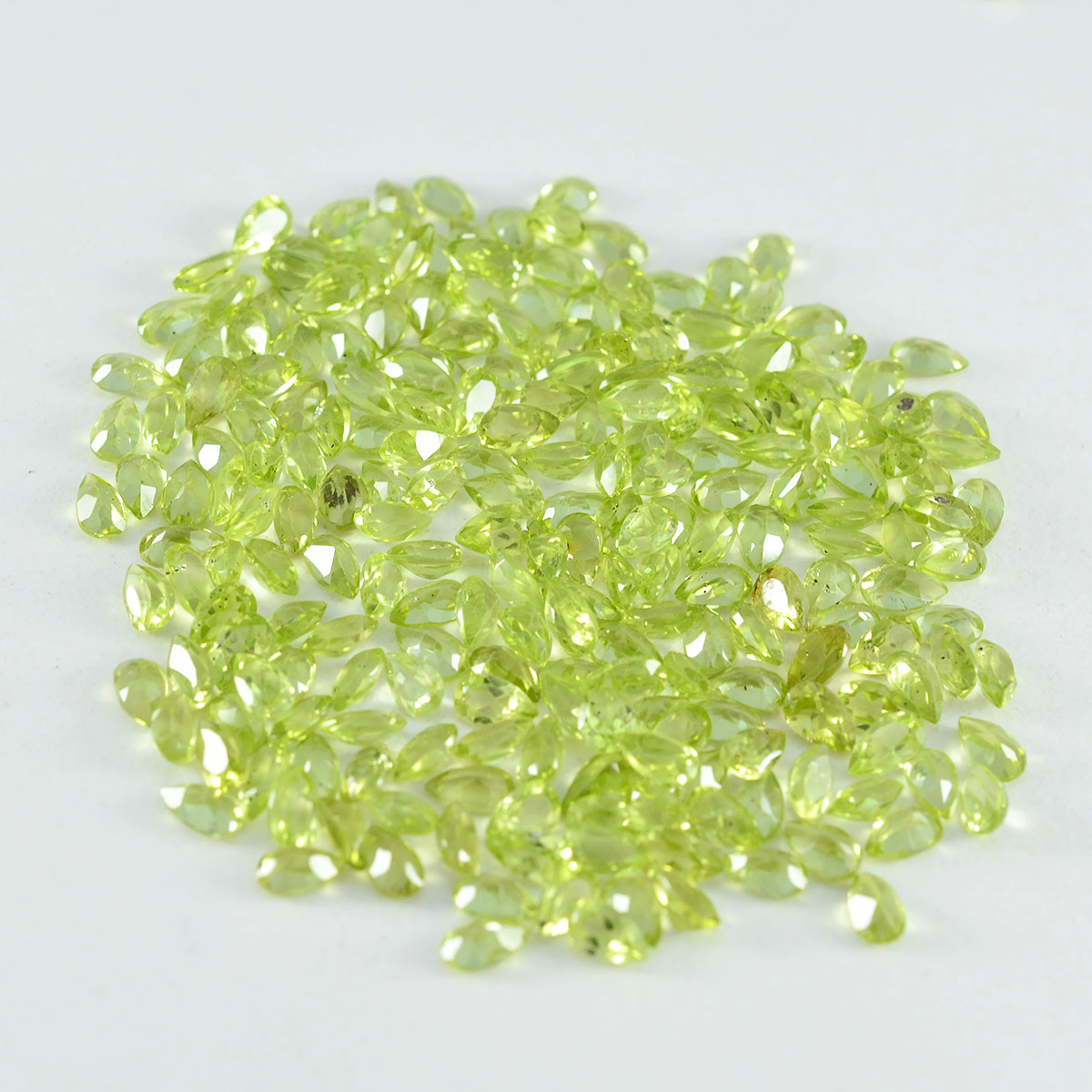 ペリドット 1個 小粒 4x6 MM ペアシェイプ ファセットグリーン 半貴石 ルースストーン サブ画像