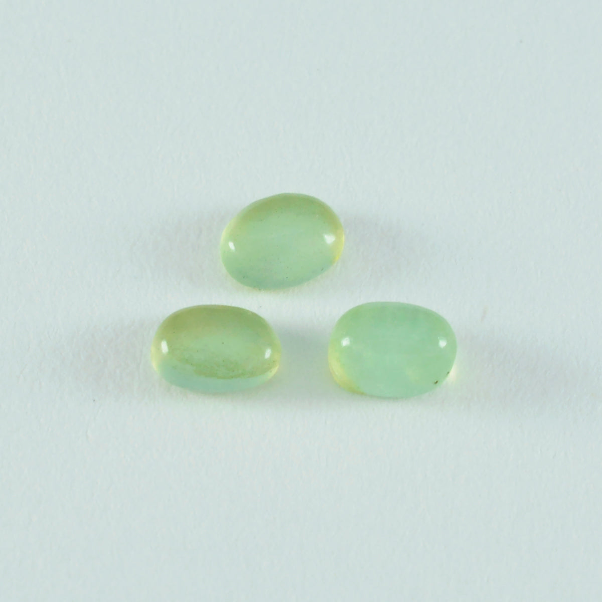 Prehnite 1PC Small 6x8 MM Oval Cabochon Green Fine semi Precious Gems Huvudsaklig produktbild