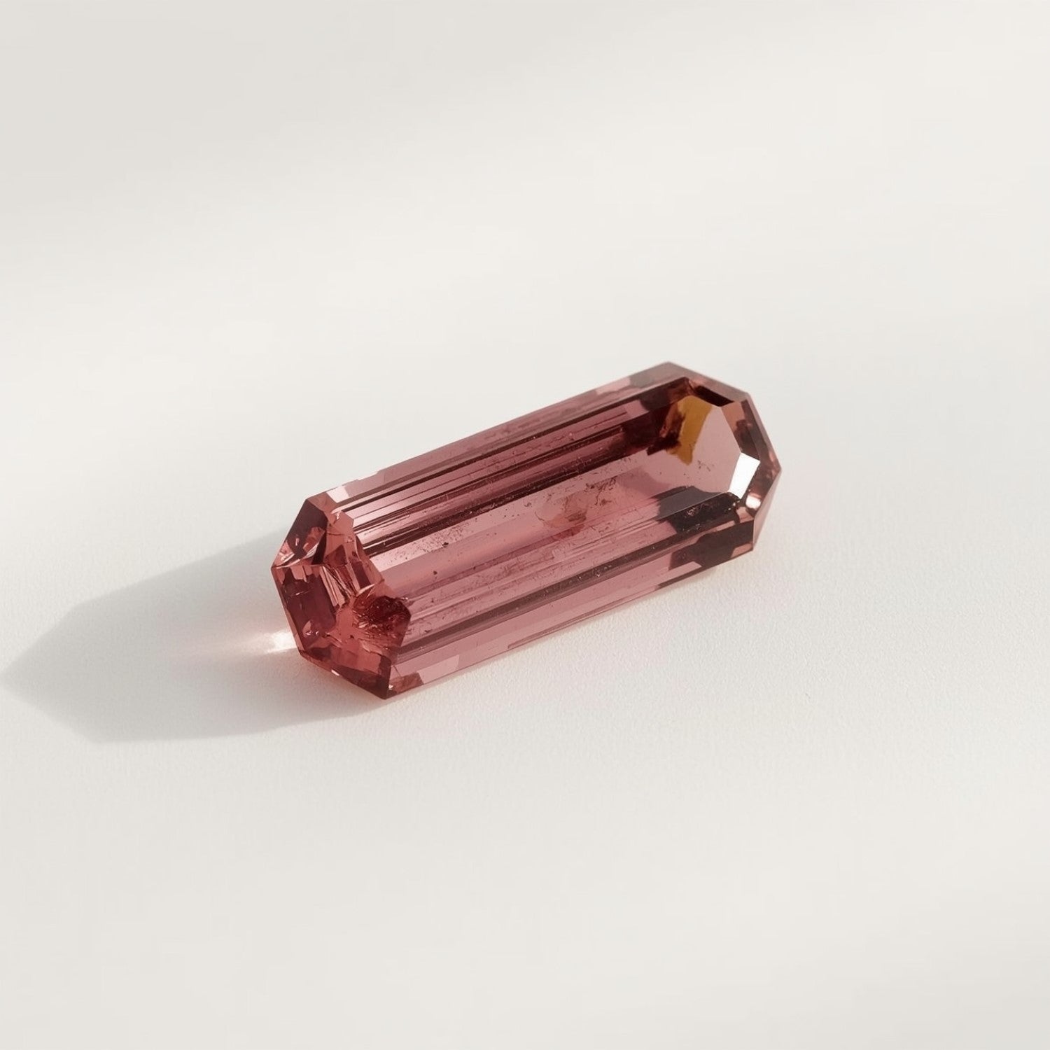 Pink Tourmaline 1PC Tiny 4x8 MM Baguette Faceted Pink Pure Semi Precious Loose Gems Image principale du produit