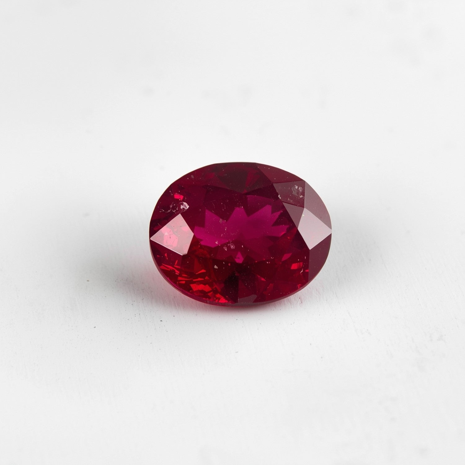 Red Jade 10PC Tiny 4x6 MM Oval Faceted Red Brilliant Semi Precious Loose Gems メイン画像