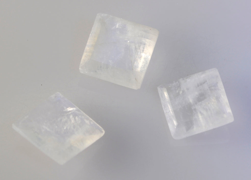 Regenbogen-Mondstein, 1 Stück, grob, 13 x 13 mm, quadratisch, facettiert, weiß, natürliche Halbedelsteine