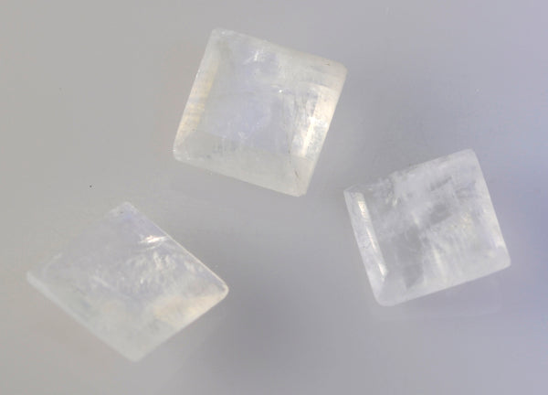Regenbogen-Mondstein, 1 Stück, grob, 13 x 13 mm, quadratisch, facettiert, weiß, natürliche Halbedelsteine