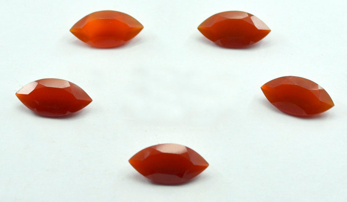 Red Onyx 1PC Tiny 4x8 MM Marquise Faceted Red Lustrous Semi Precious Loose Gemstone Immagine principale del prodotto