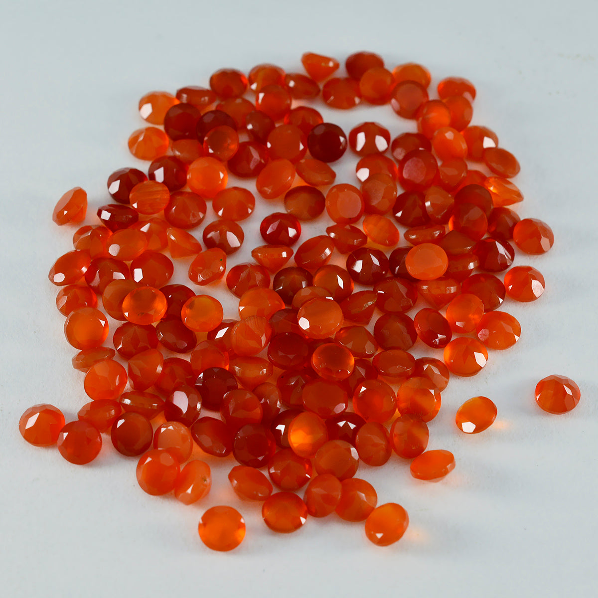 Red Onyx 10PC Tiny 5x5 MM Round Faceted Red Sparkling Semi Precious Gems Immagine principale del prodotto