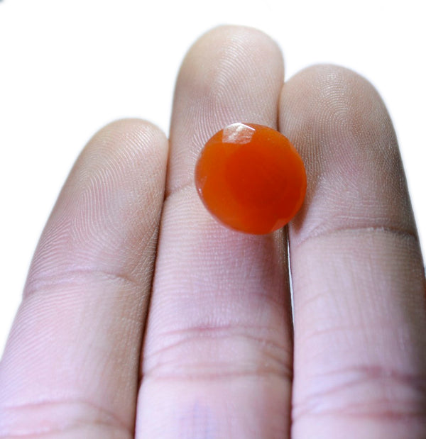 Roter Onyx, 1 Stück, mittelgroß, 9 x 9 mm, rund, facettiert, rot, glänzend, Halbedelsteine
