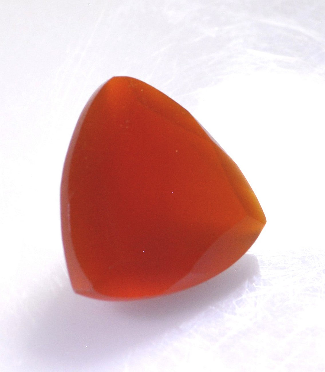Red Onyx 1PC Chunky 13x13 MM Triangle Faceted Red Natural Semi Precious Gems Huvudsaklig produktbild