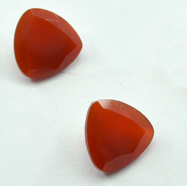 Roter Onyx, 1 Stück, klein, 7 x 7 mm, dreieckig, facettiert, rot, herrlicher Halbedelstein, loser Edelstein