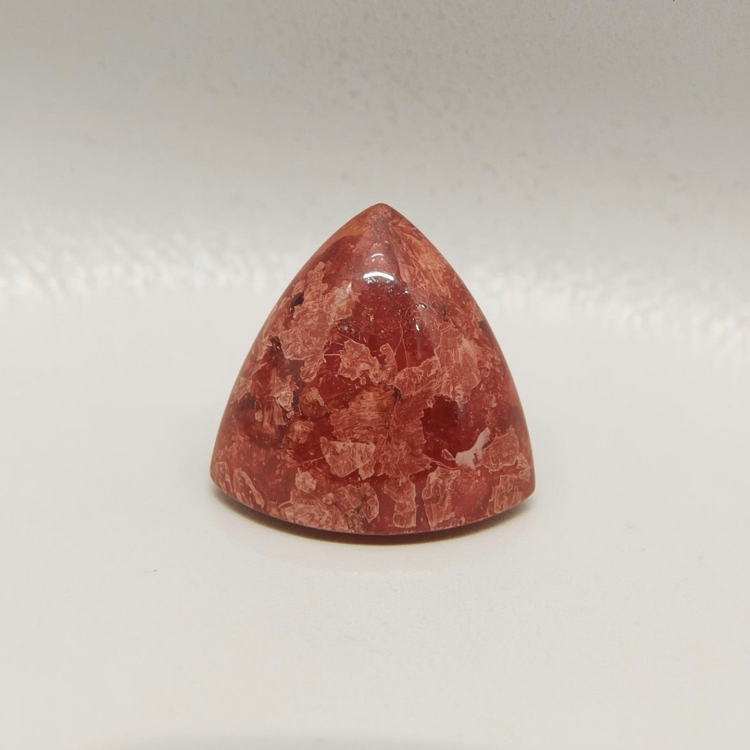 Red Strawberry Quartz 1PC Large 11x11 MM Triangle Cabochon Red Lustrous semi Precious Gems Huvudsaklig produktbild