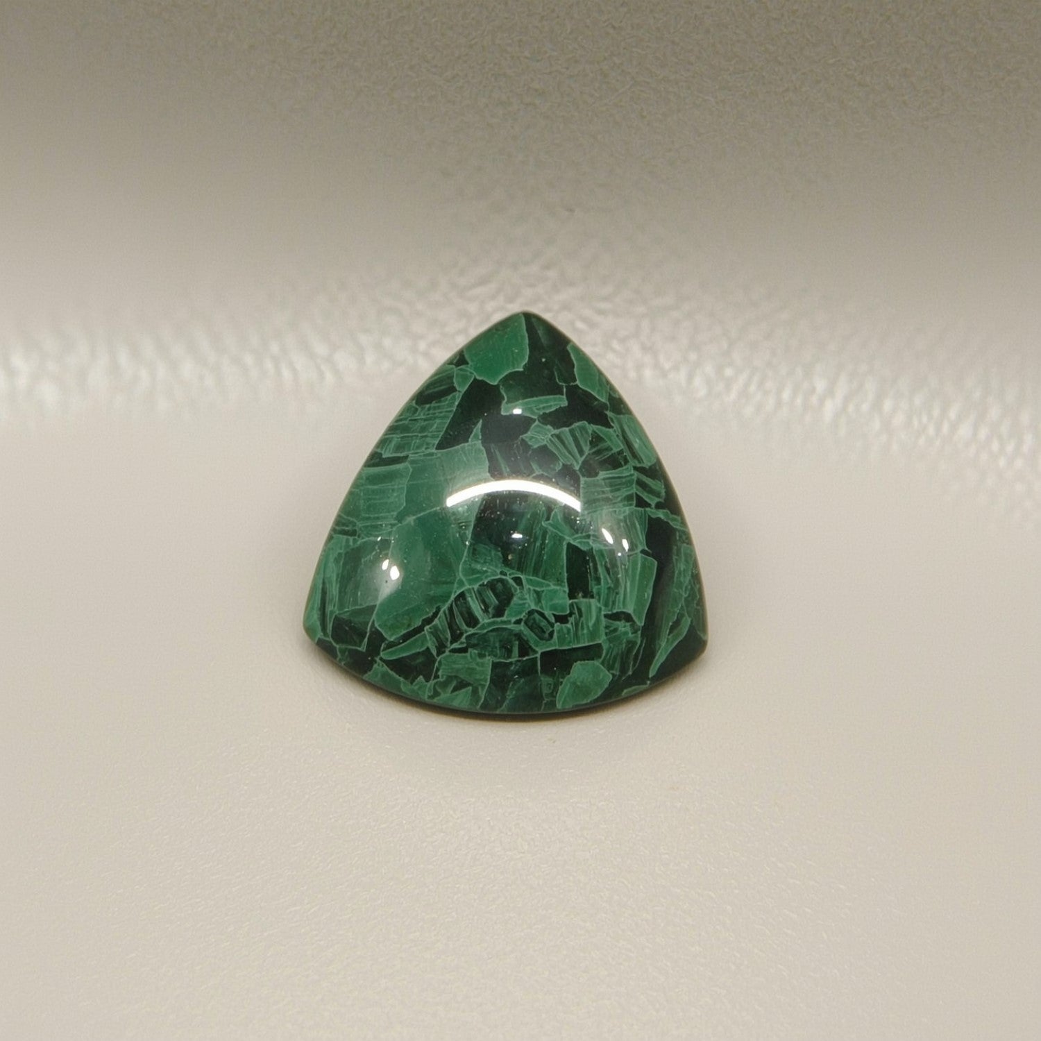 Serpentine 1PC Small 7x7 MM Triangle Cabochon Green Lustrous semi Precious Loose Gemstone Второстепенное изображение товара