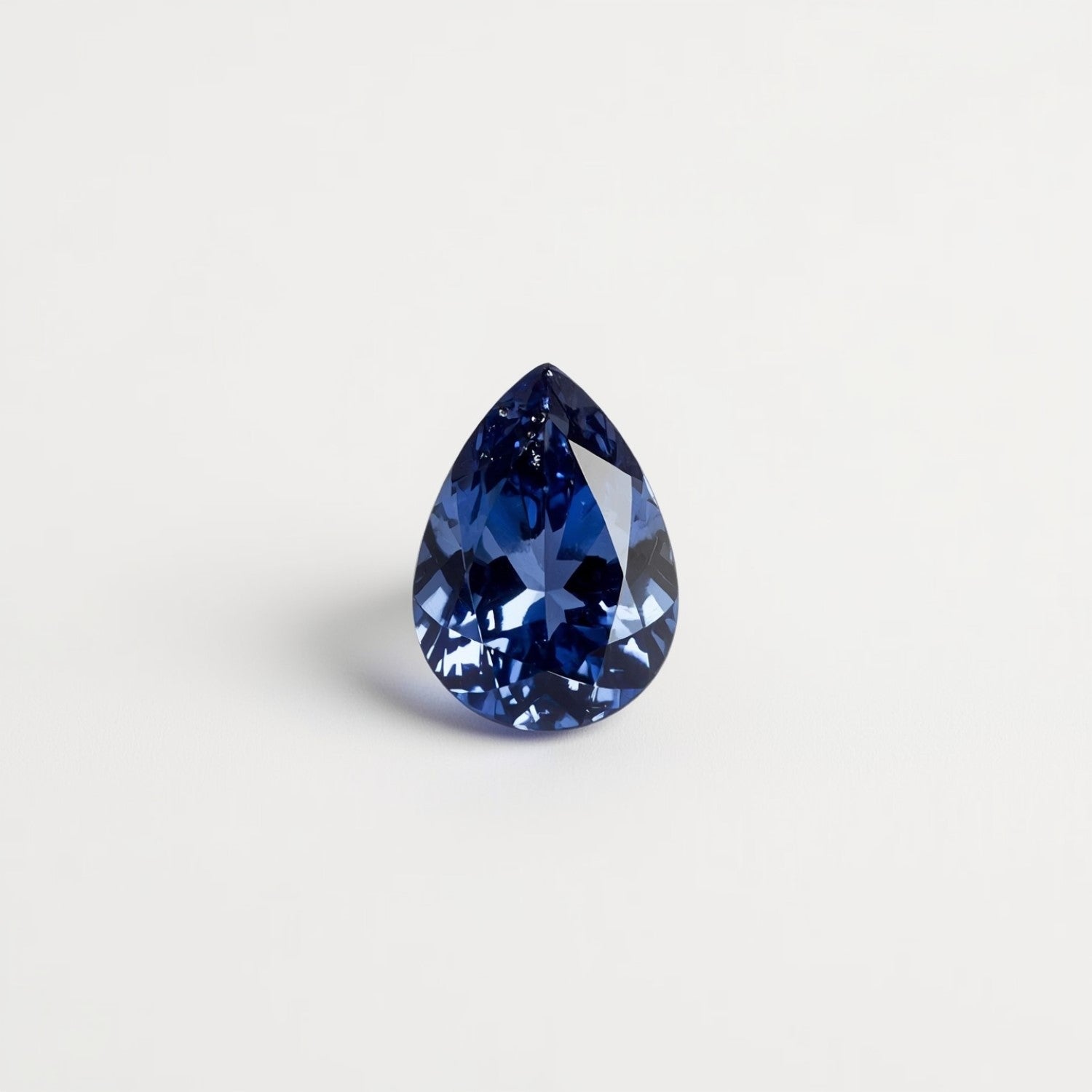 Tanzanite 1PC Tiny 4x6 MM Pear Faceted Blue Polished Semi Precious Loose Gems Image principale du produit