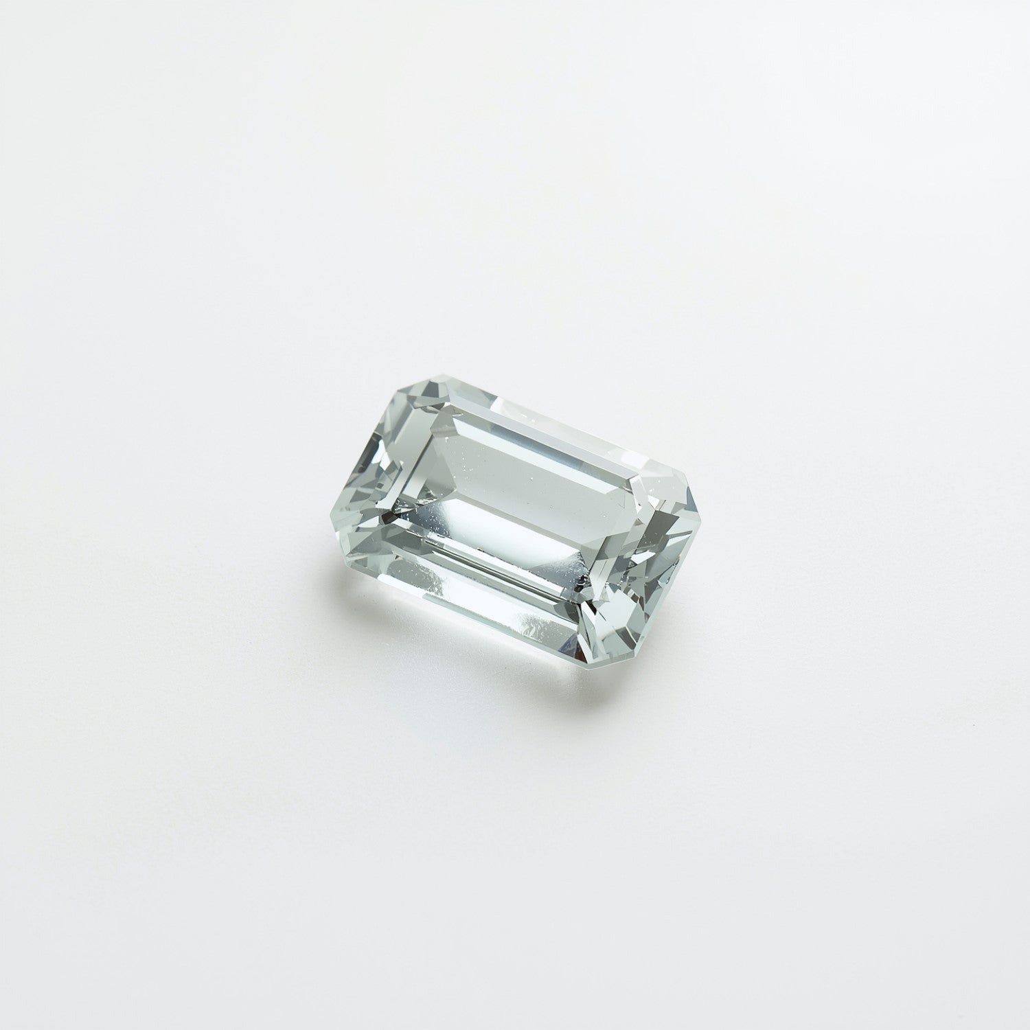 White Topaz 1PC Tiny 3x6 MM Baguette Faceted White High-Quality Semi Precious Loose Gems Huvudsaklig produktbild