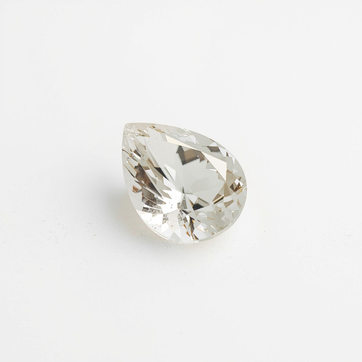 White Topaz 1PC Medium 7x10 MM Pear Faceted White High-Quality Semi Precious Loose Gems Imagen principal del producto