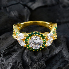 Riyo liebenswerter Silberring mit gelber Vergoldung, Smaragd-CZ-Stein, runde Form, Krappenfassung, individueller Schmuck, Neujahrsring