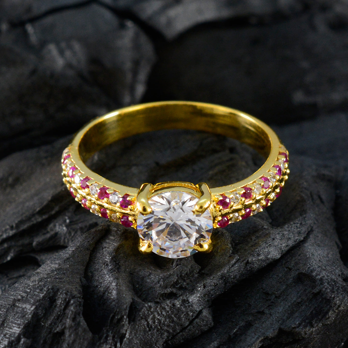 anello classico in argento riyo con anello da cocktail a forma rotonda con pietra rubino placcato oro giallo
