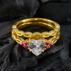 Riyo kompletter Silberring mit gelber Vergoldung, Rubin-CZ-Stein, herzförmige Krappenfassung, Modeschmuck, Halloween-Ring