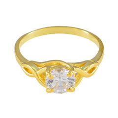 Anillo de plata con piedras preciosas riyo con anillo con engaste de punta de forma redonda de piedra cz blanca chapado en oro amarillo
