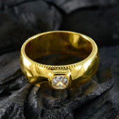 Anillo de plata riyo india con chapado en oro amarillo, anillo con engaste de bisel con forma de cojín de piedra cz blanca