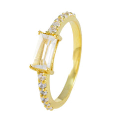 Anillo de plata riyo suppiler con anillo con engaste de punta en forma de baguette de piedra cz blanca chapado en oro amarillo